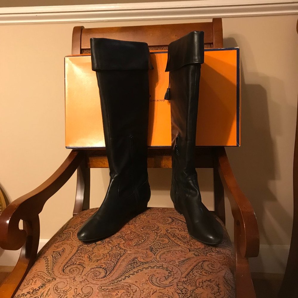 10 M Arturo Chiang Black Leather Boots